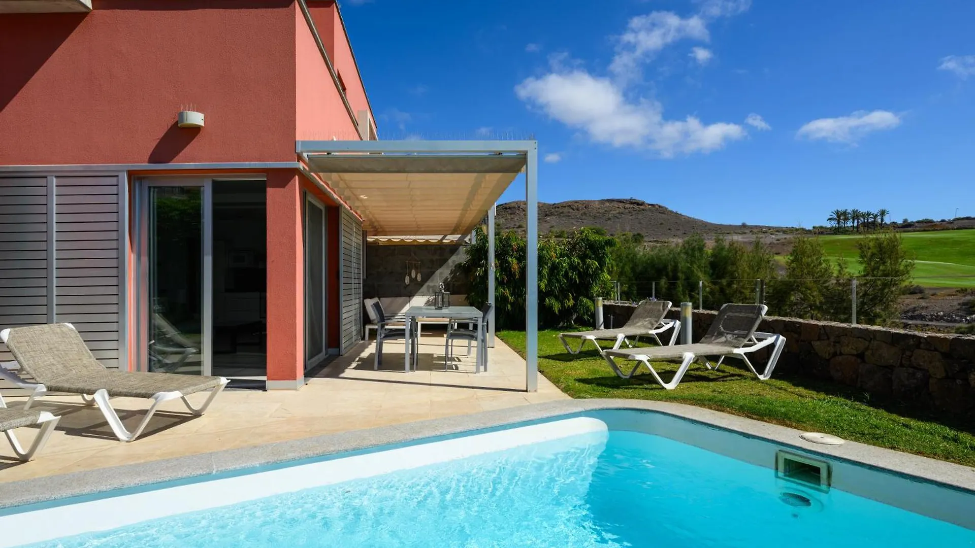 Villa In Salobre With Private Pool & Stunning View ماسبالوماس
